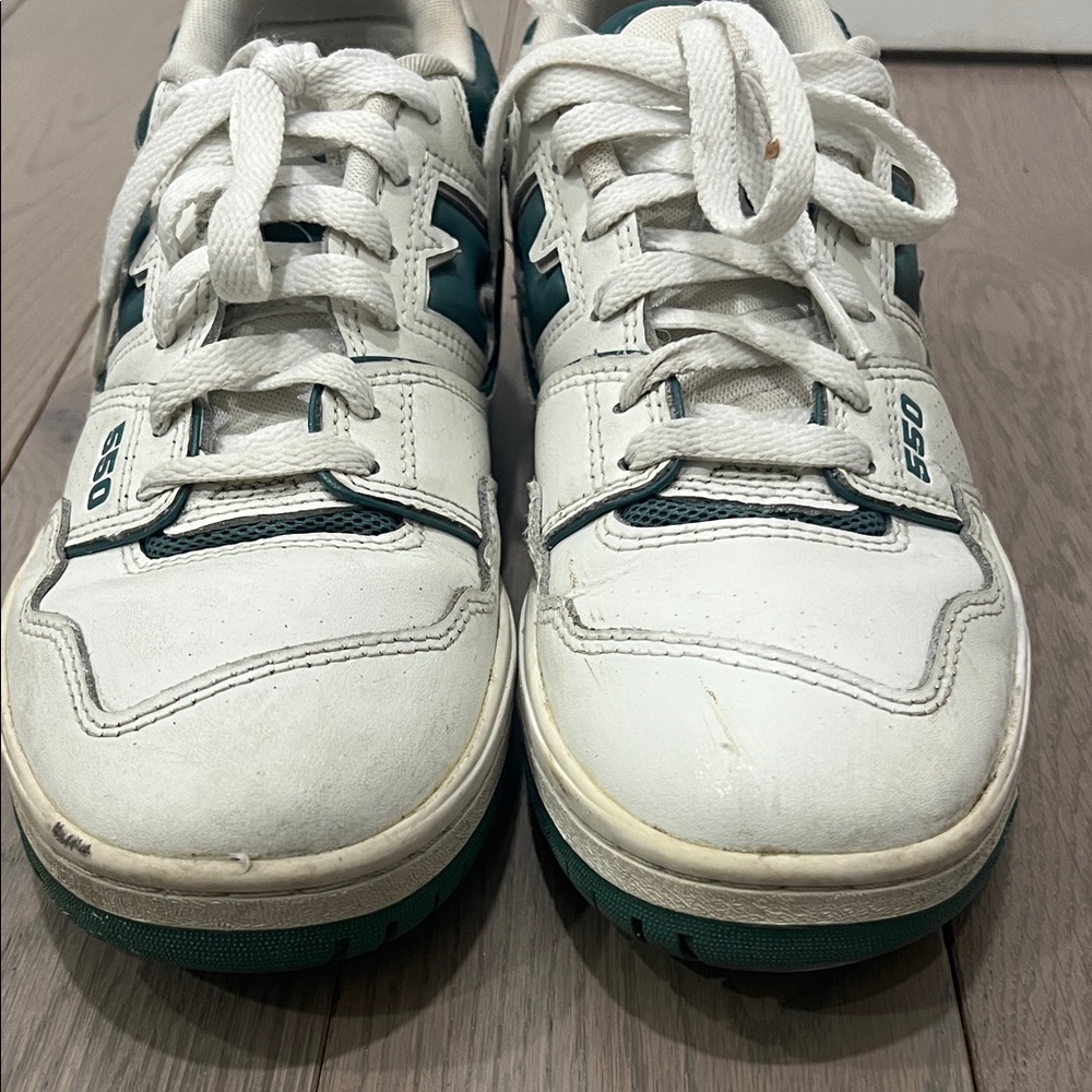New Balance 550 White and Teal Sneakers, sz8 - Picture 4 of 4